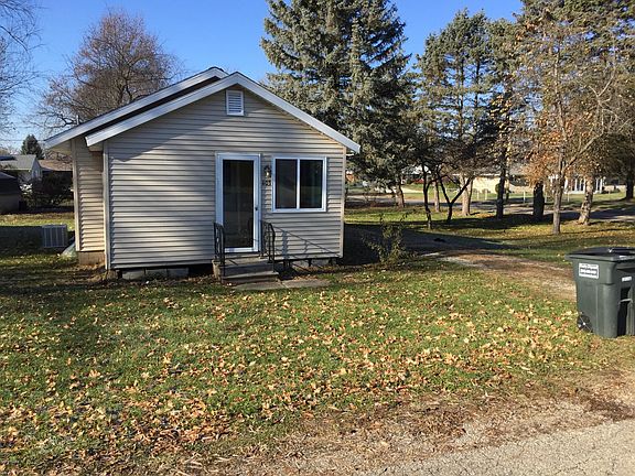2nd image of 403 Pioneer Ave