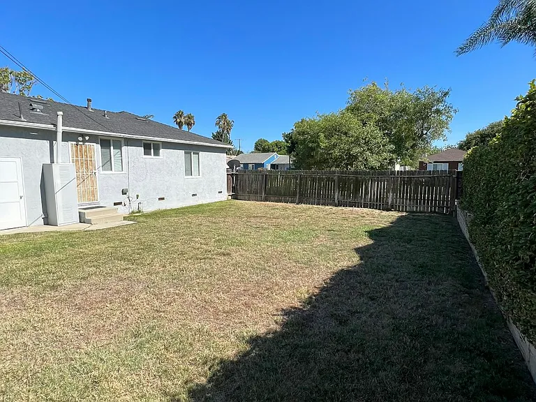 7400 Midfield Ave — Photo 11