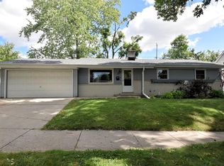 832 S 88th St, West Allis, WI 53214
