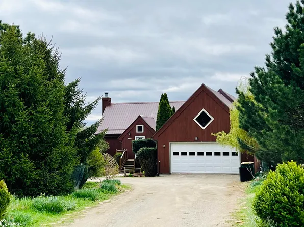 2001 N B St, Fairfield, IA 52556