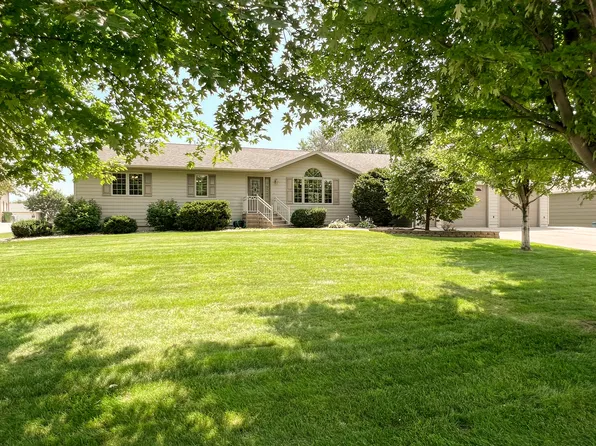 642 13th St SE, Huron, SD 57350