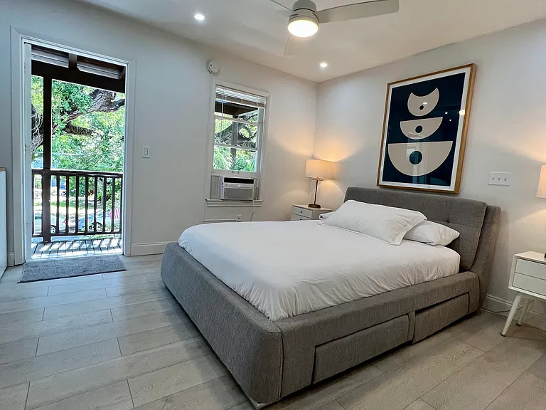 6030 N Bayshore Dr #4 — Photo 5