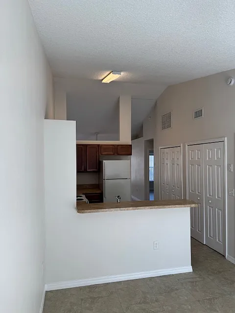Kitchen/Bar