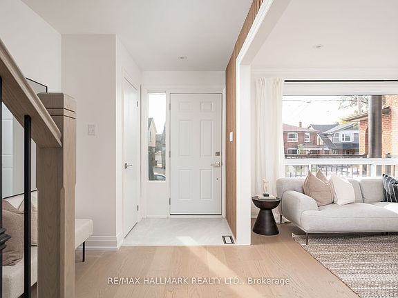 3rd image of 226 Mortimer Ave