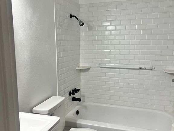5th image of 12205 Haines Ave NE APT C