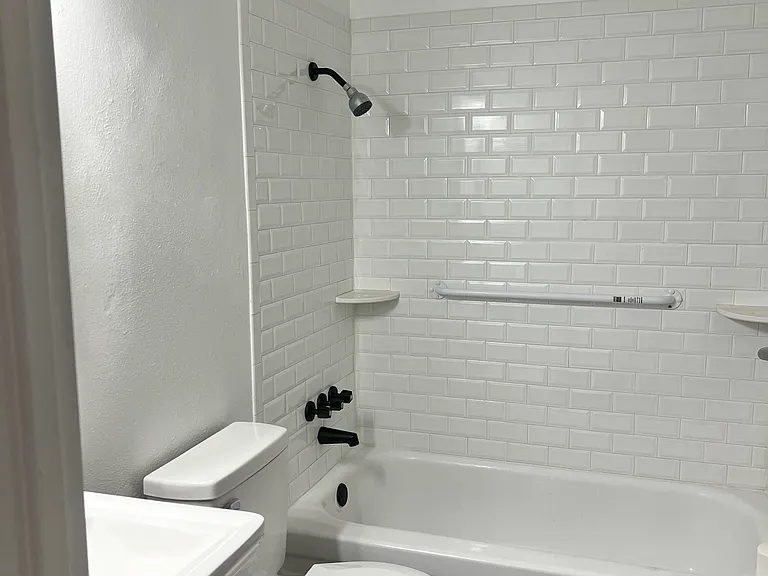 12205 Haines Ave NE #C — Photo 5