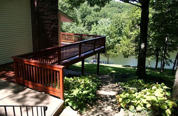 1st image of 121 S Lake Dr
