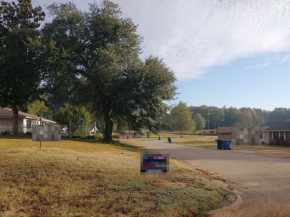 4th image of 3818 Brewton Dr