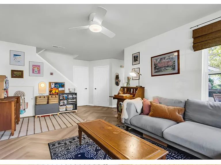 1030 Planters Pl — Photo 5