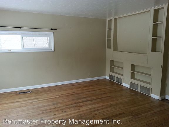 2nd image of 335 W 17th St