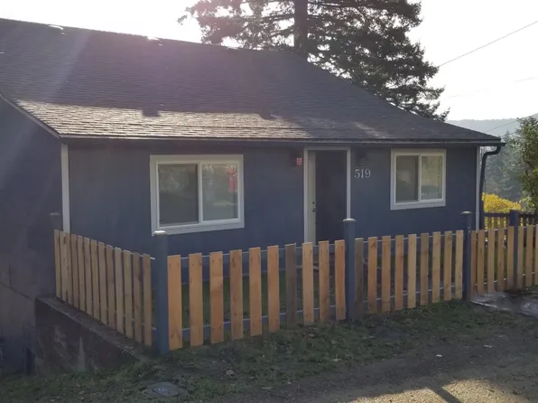 519 SE 2nd St, Toledo, OR 97391