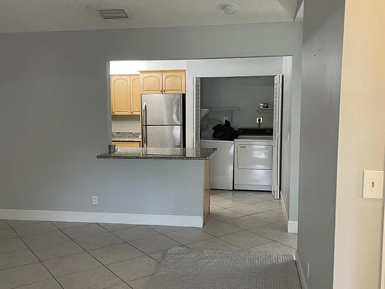 9037 SE Hobe Ridge Ave — Photo 4