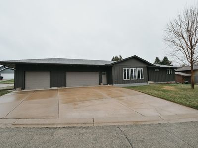 905 Larson Dr, Zumbrota, MN, 55992
