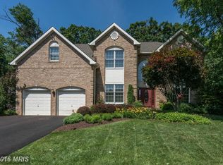 2908 Oak Shadow Dr, Herndon, VA 20171