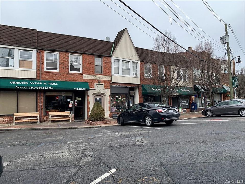 1st image of 471 Ashford Ave