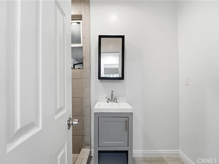 10715 Moorpark St #1 — Photo 15