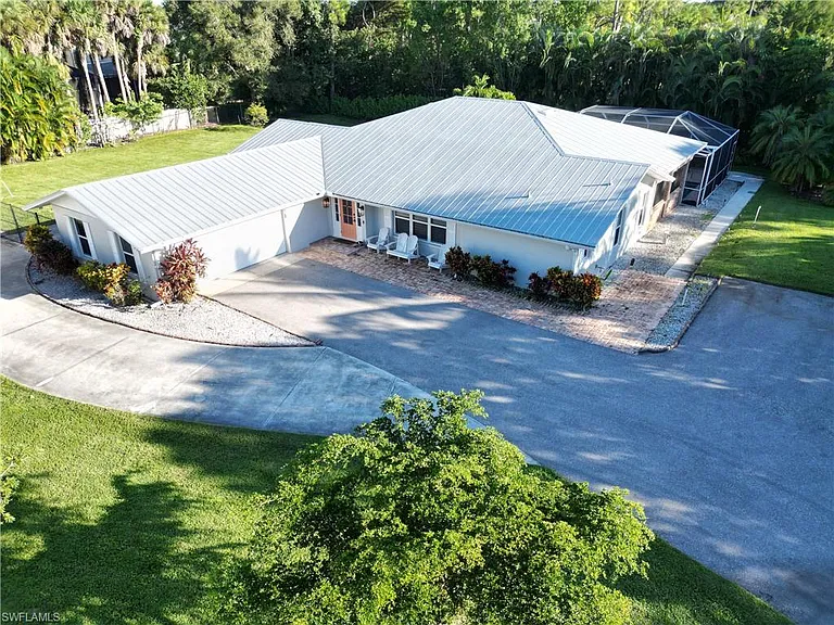 2950 Coach House Ln — Photo 43