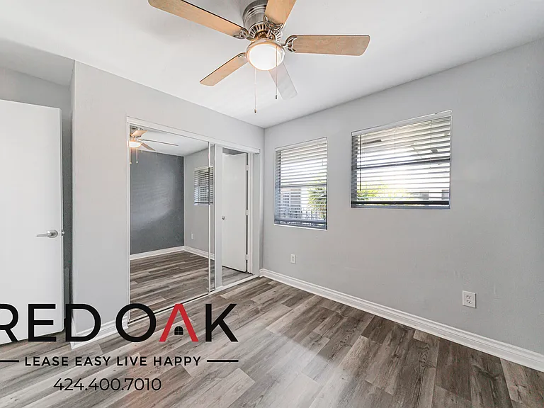 1036 Normandie Ave #14 — Photo 13