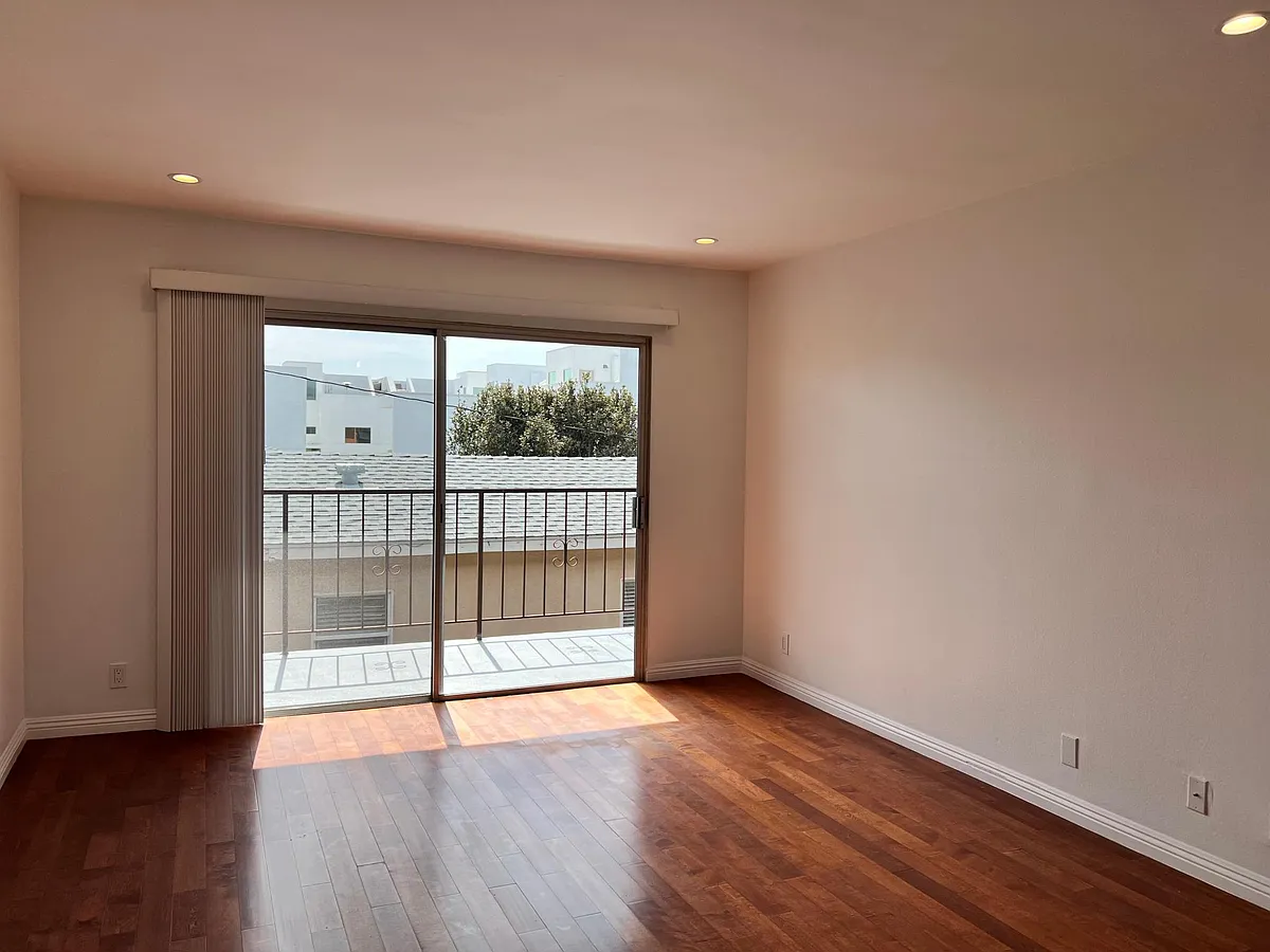 Building Photo - 1417 14th St #10