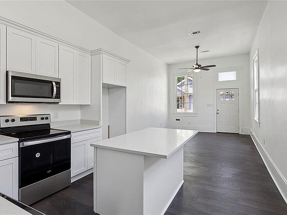 3rd image of 934 N Rocheblave St
