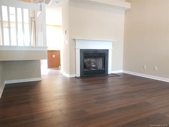 2nd image of 620 Emerald Cove Dr