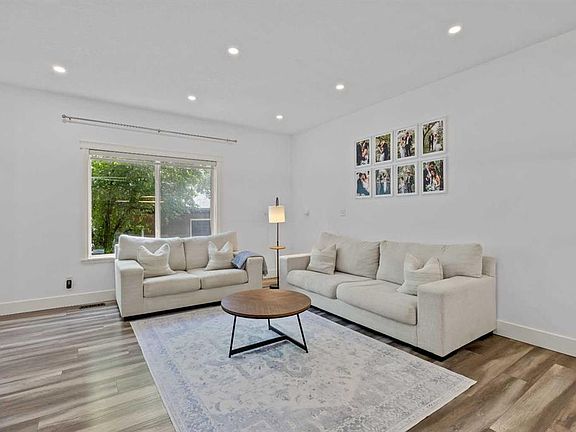 4th image of 1728 S 36th Ave SW #2