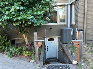 5632 42nd Ave SW UNIT B, Seattle, WA 98136