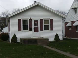 1925 31st St #A, Moline, IL 61265