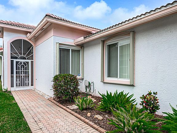 5th image of 8139 Bellafiore Way