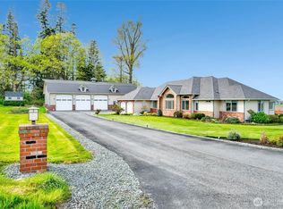 19457 Conway Hill Rd, Mount Vernon, WA 98274