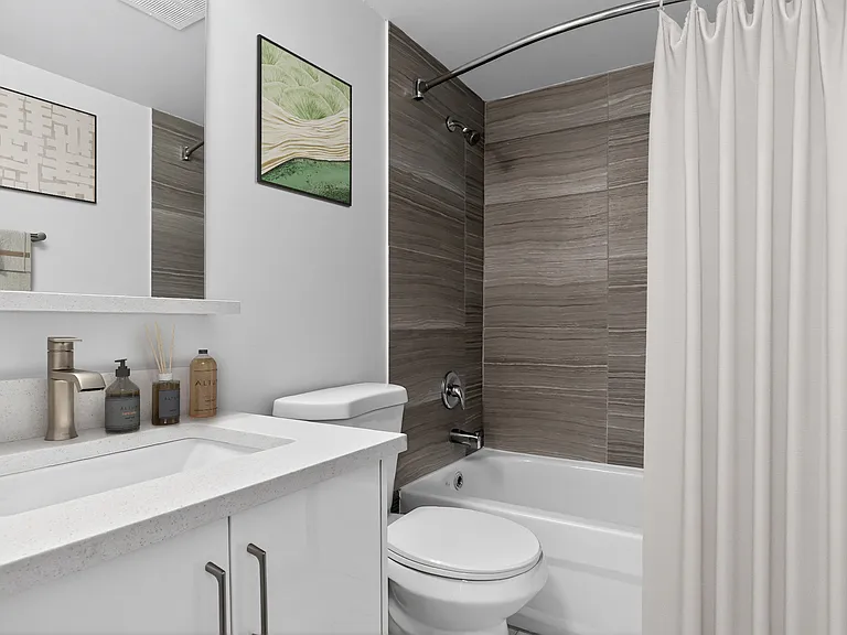 77 Davisville Ave — Photo 16