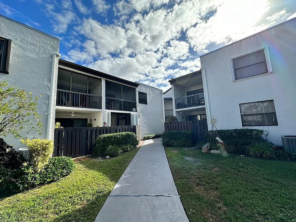 9427 Fontainebleau Blvd #102-34