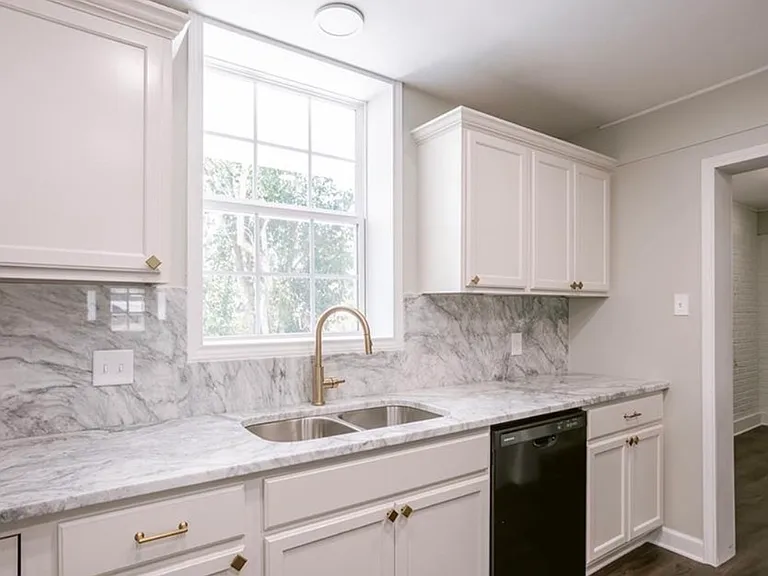 2807 Bluebonnet St — Photo 4