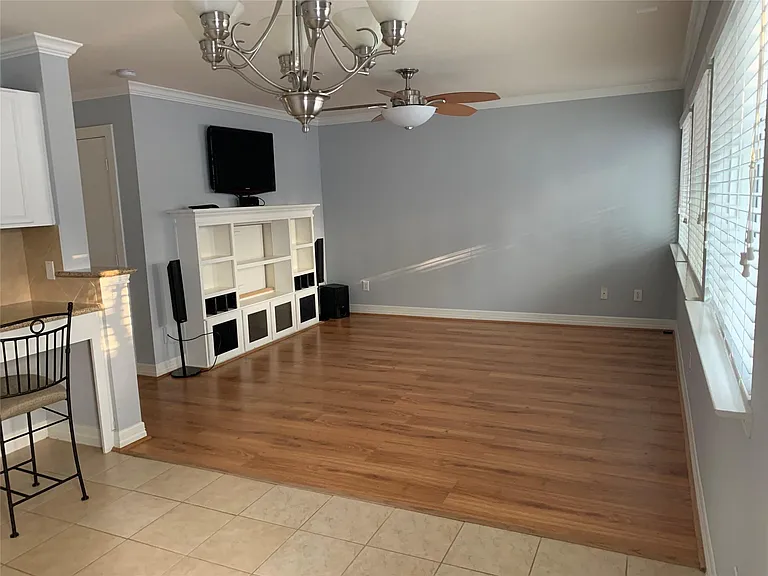 3923 Carriage Park Row — Photo 9