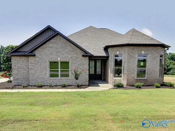 13651 Pipers Sq, Athens, AL 35611