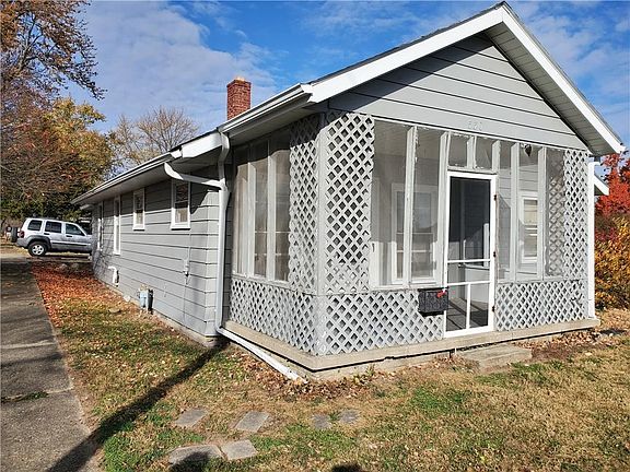 2nd image of 530 Marine Dr