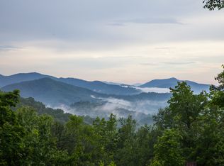 624 Red Bird Dr, Hayesville, NC 28904