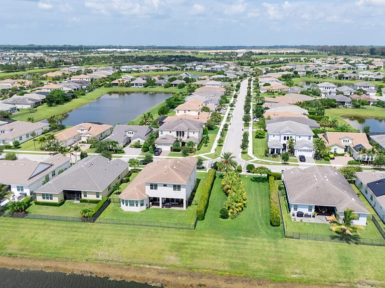 5850 Whippoorwill Cir — Photo 44