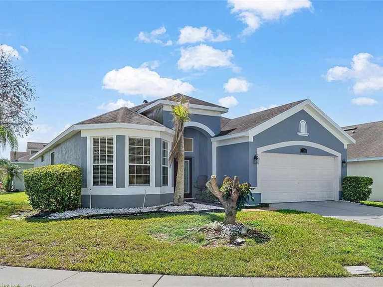 3180 Stonehurst Cir — Photo 2