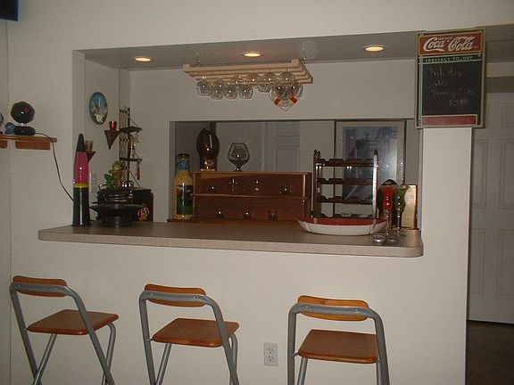 Basement has Wet Bar on ceramic floor