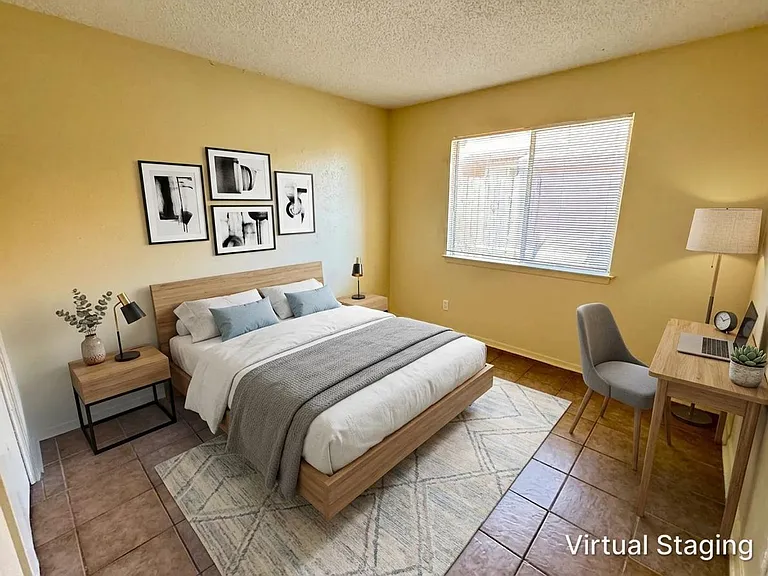 2206 Silverway Dr — Photo 2