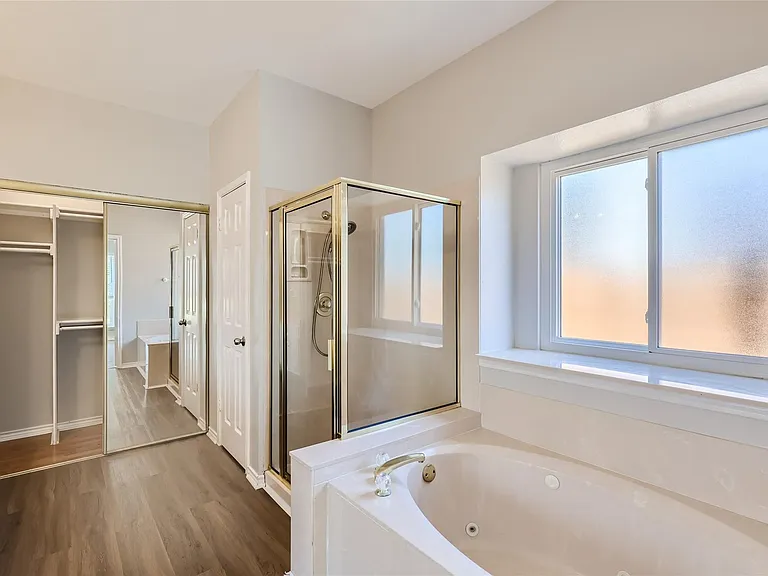 8904 Marthas Dr — Photo 7