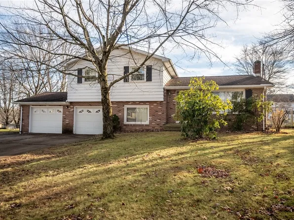 4850 Whippoorwill Dr, Hermitage, PA 16148