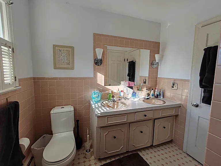 Full bathroom.
