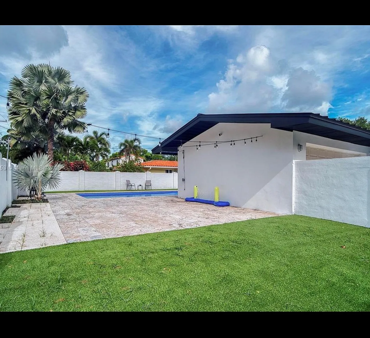 4 bed, 2571 sqft, $9,000 — Photo 1