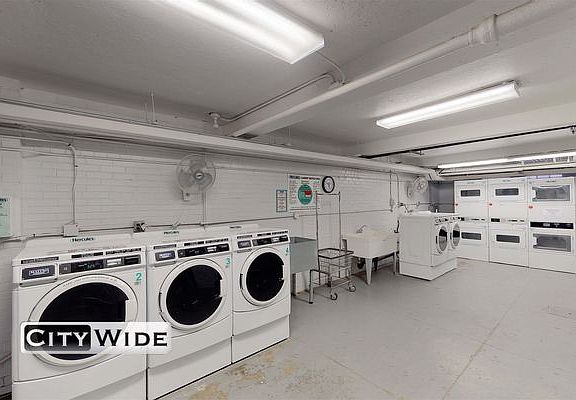 5th image of 137 E 38th St APT 4C