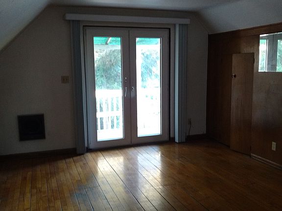 Living Room facing West