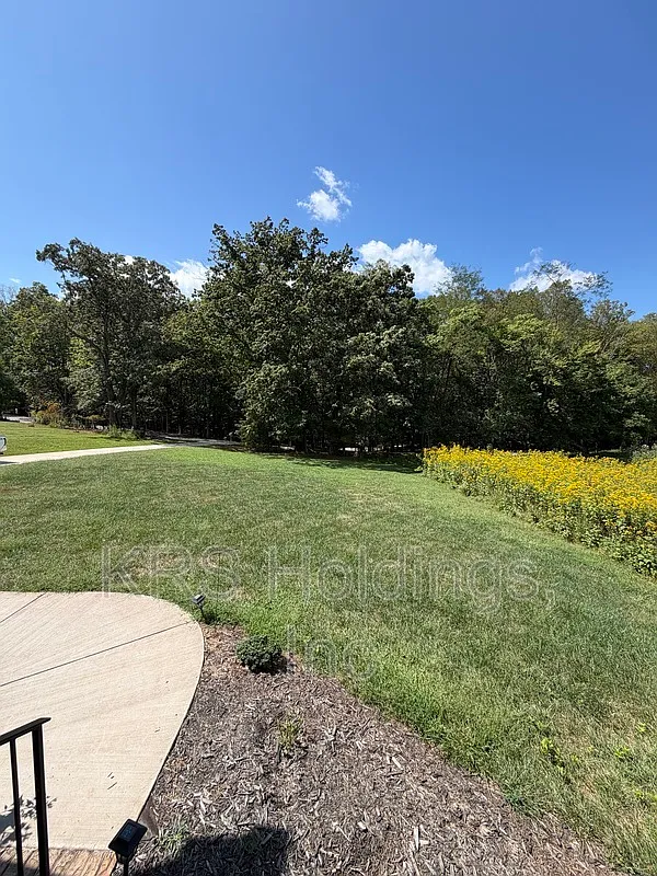 4 bed, 4.0 bath, 3543 sqft, $2,950 — Photo 3