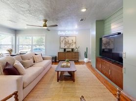 901 North Ave, Bryan, TX