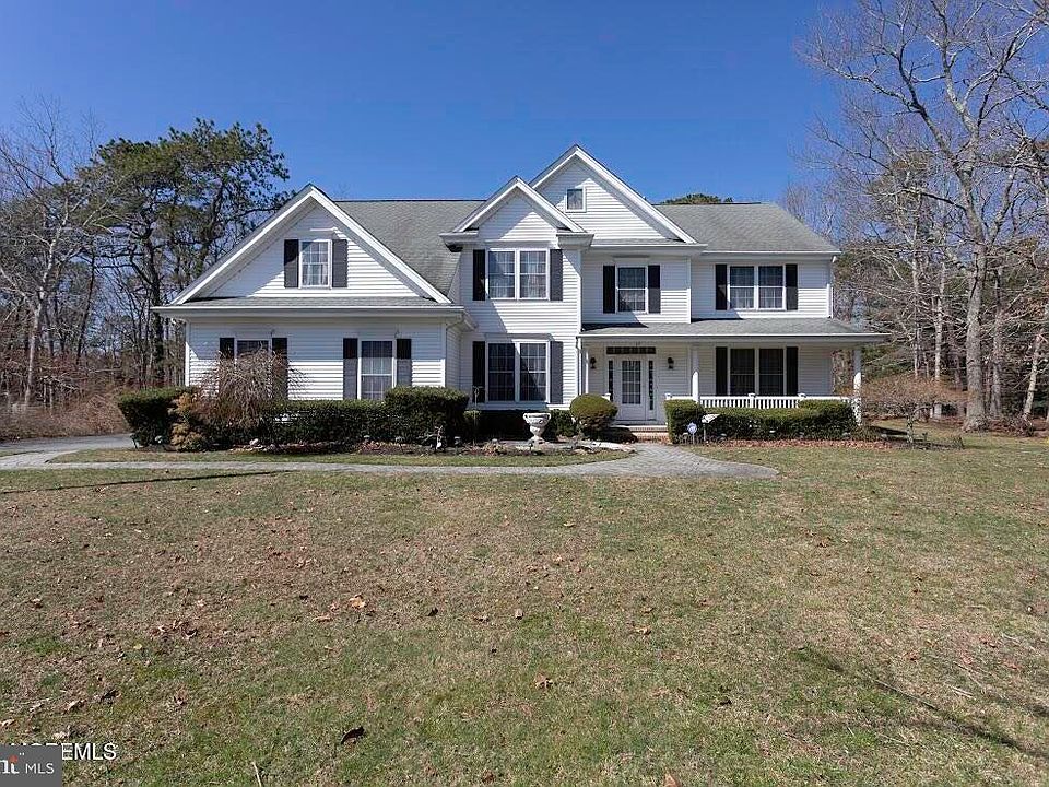 1st image of 33 Cypress Ln